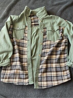 Women’s plaid jacket
